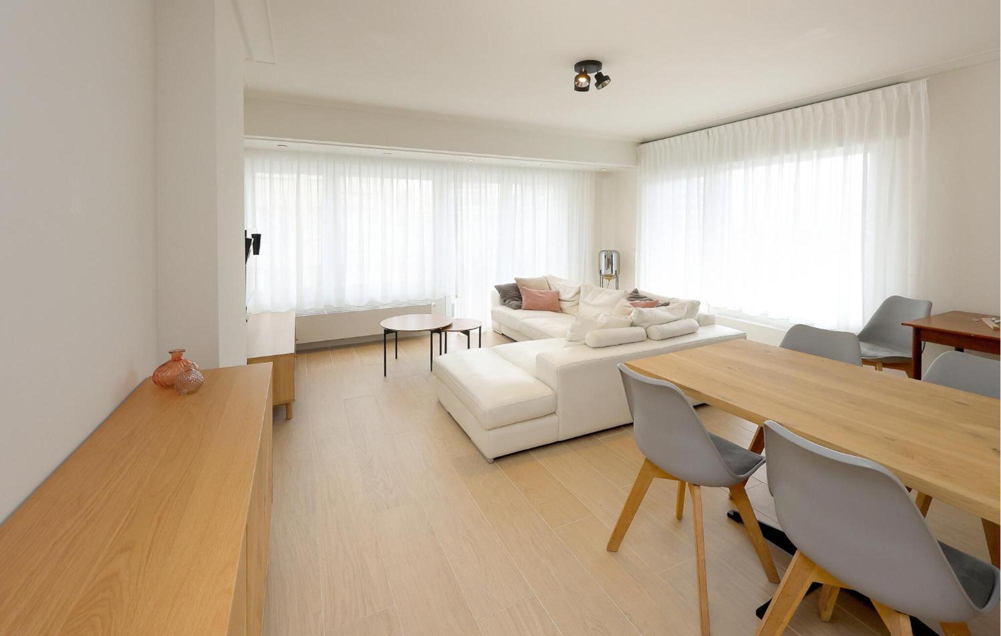 Stunning In With Kitchen *